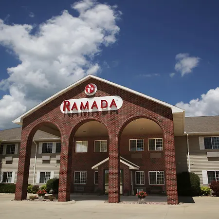 Ramada By Wyndham Spirit Lake/Okoboji-3