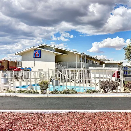 Motel 6 Santa Fe-3