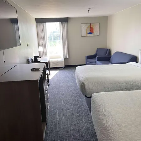 Days Inn & Suites By Wyndham Tahlequah-3