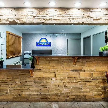 Days Inn By Wyndham Los Lunas-3