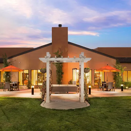 Courtyard By Marriott Vacaville-3