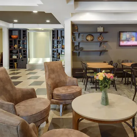 Courtyard By Marriott Portsmouth-2