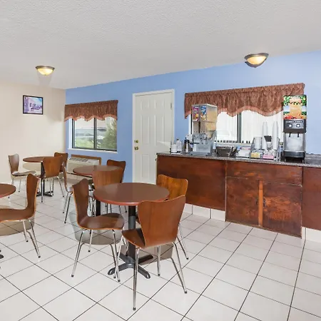 Super 8 By Wyndham Jonesboro-3