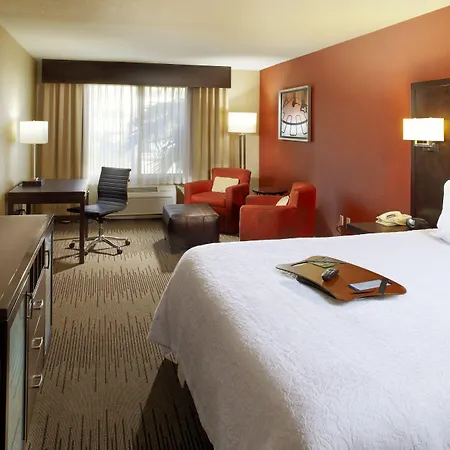Hampton Inn Phoenix - Biltmore-3