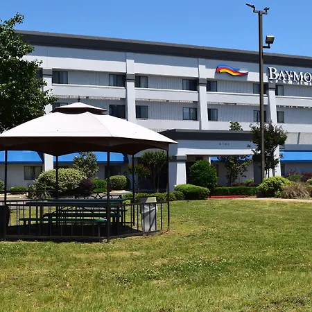 Baymont By Wyndham Texarkana-2
