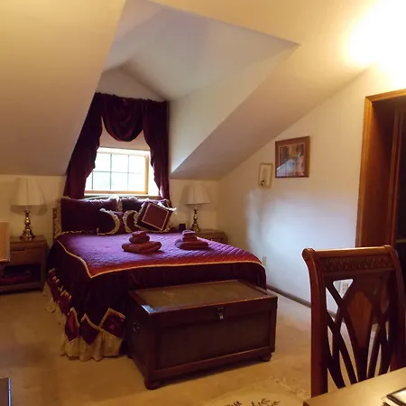 7 Gables Inn & Suites-2
