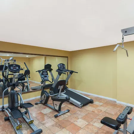 Days Inn By Wyndham Mission Valley-Sdsu-3