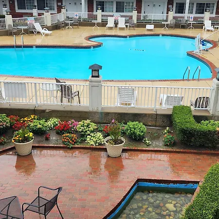 Days Inn & Suites By Wyndham Roseville/Detroit Area-2