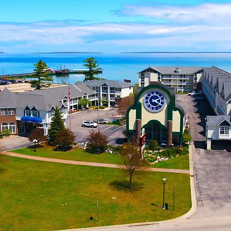 Clarion Hotel Mackinaw City Beachfront-3