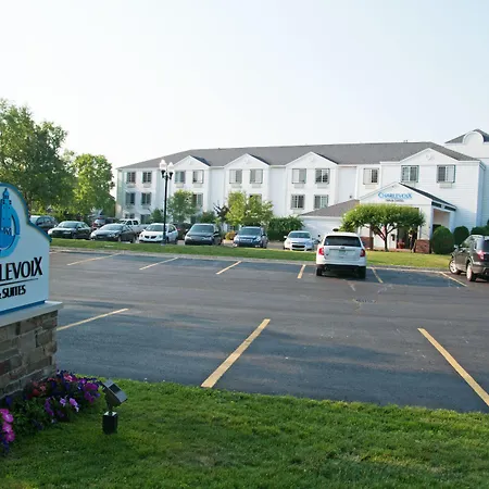 Charlevoix Inn & Suites Surestay Collection By Best Western-2