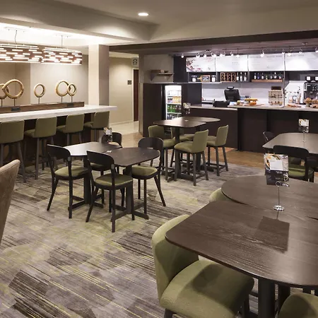 Courtyard By Marriott Pensacola-2