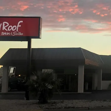 Red Roof Inn & Suites San Angelo-3