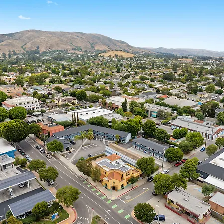 Avenue Inn Downtown District Slo-3
