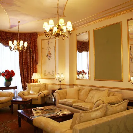 The Colonnade-3