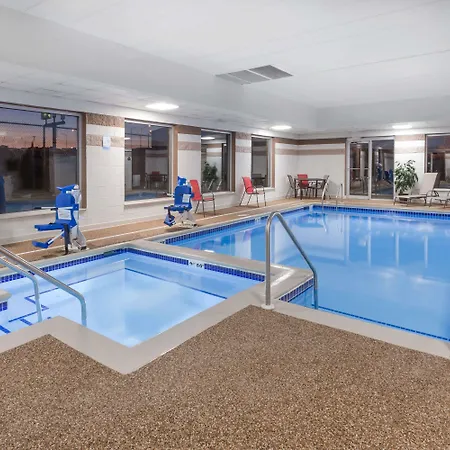 Wingate By Wyndham Joliet-2