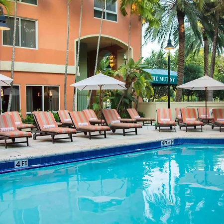 The Mutiny Luxury Suites Hotel-3