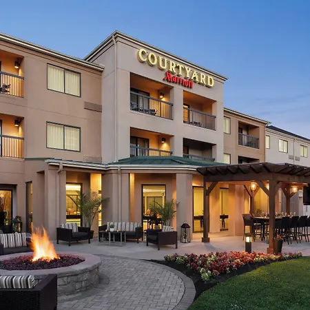 Courtyard By Marriott Greenville-3