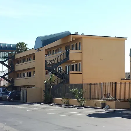 Travelodge By Wyndham San Diego Seaworld-3
