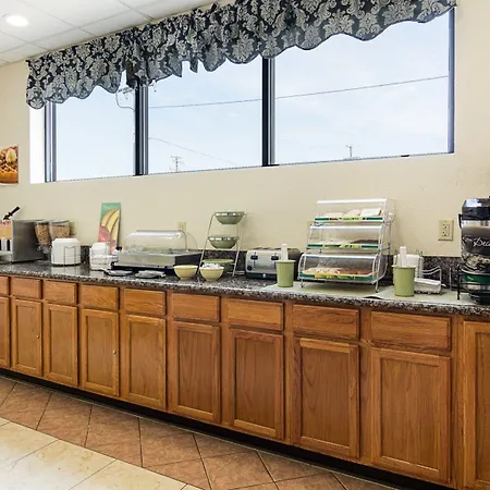 Quality Inn Chesapeake - Greenbrier-3