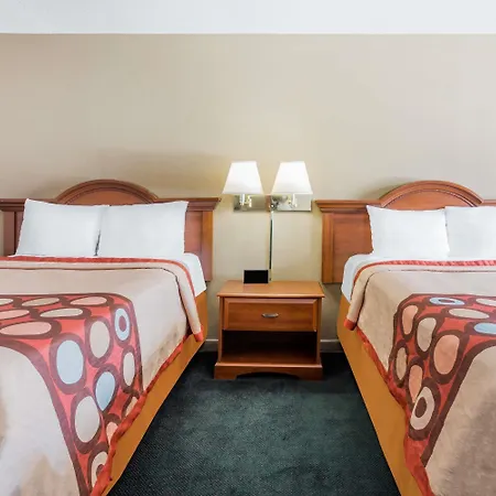 Super 8 By Wyndham Greensboro-3