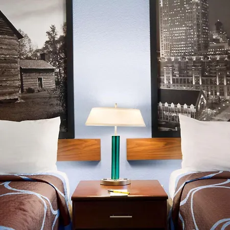 Super 8 By Wyndham Charlotte University-2