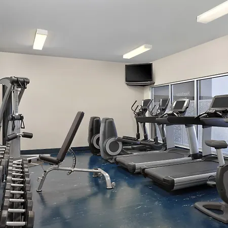 Four Points By Sheraton Hotel & Suites Calgary West-2