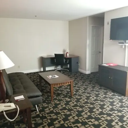 Ramada By Wyndham Oceanside-3