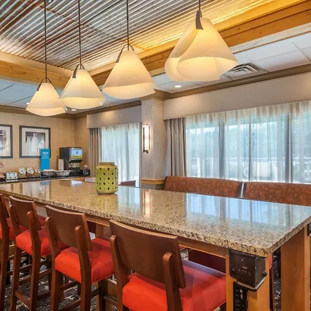 Hampton Inn Wilkesboro-2