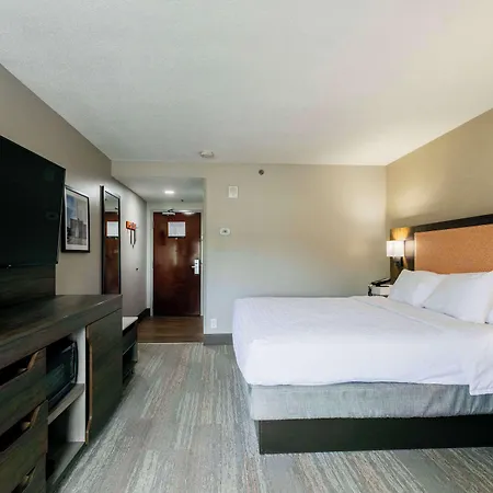 Hampton Inn Springfield-2