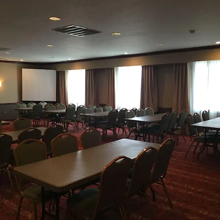 Days Inn By Wyndham Austintown-3