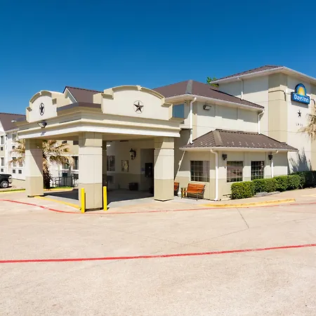 Days Inn By Wyndham Arlington-3