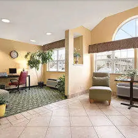 Days Inn & Suites By Wyndham Lafayette In-3