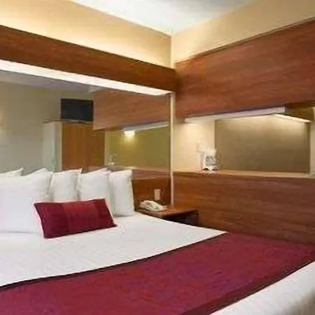 Days Inn & Suites By Wyndham Lafayette In-2