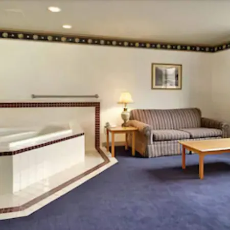 Super 8 By Wyndham Morgantown-2