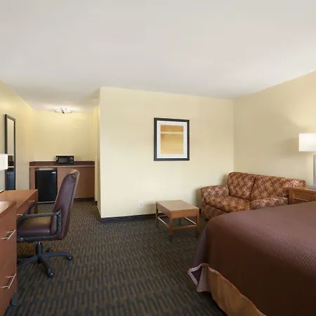 Howard Johnson By Wyndham San Diego Sea World-2