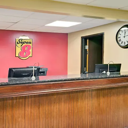 Super 8 By Wyndham Stamford/New York City Area-3