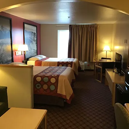 Super 8 By Wyndham Heyburn-2