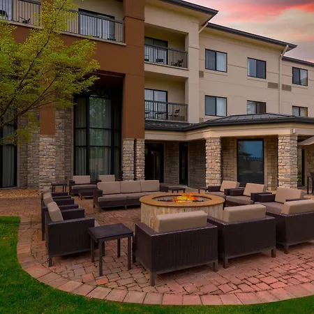 Courtyard By Marriott Springfield Airport-3