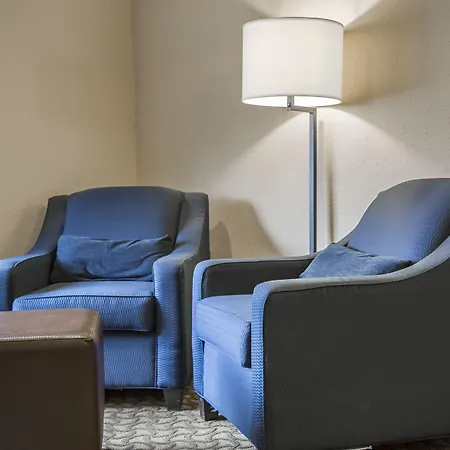 Quality Inn & Suites Bradford-3