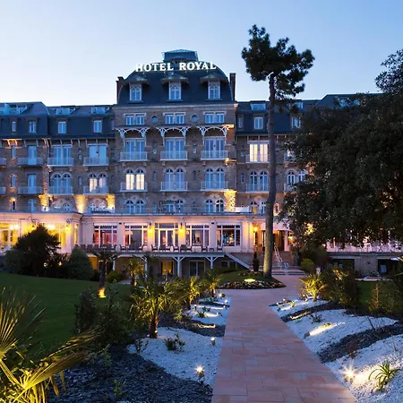 Hôtel Barrière Le Royal La Baule-3