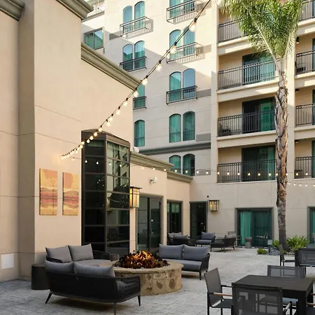 Courtyard By Marriott Los Angeles Pasadena Old Town-3