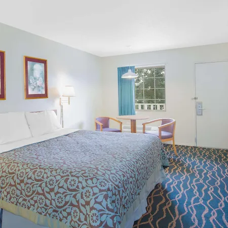 Days Inn By Wyndham Hardy-3