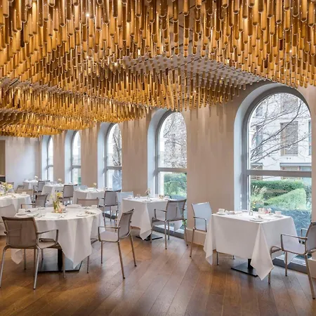 Como The Halkin-3