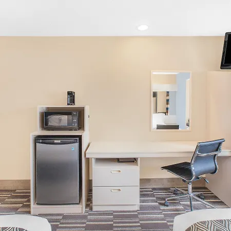 Microtel Inn And Suites Clear Lake-3
