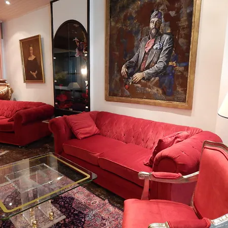 Hotel Montree-2