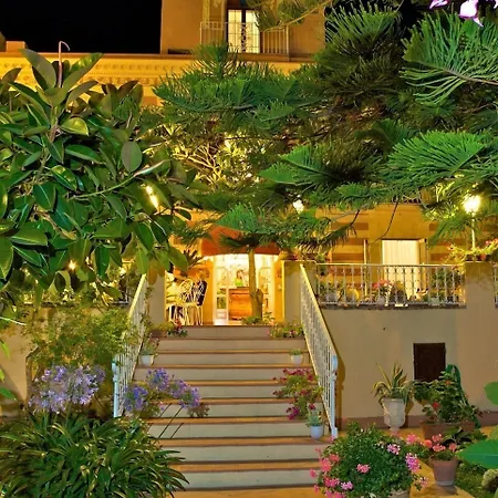 Romantic Hotel & Restaurant Villa Cheta Elite-3