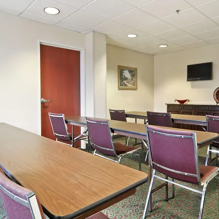 Microtel Inn & Suites Marianna-3