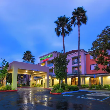 Courtyard By Marriott Oakland Airport-3