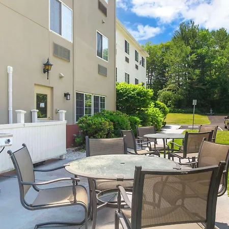 Best Western Plus Berkshire Hills Inn & Suites-2