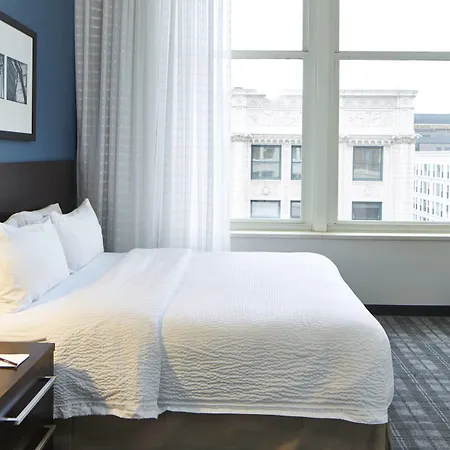 Residence Inn Milwaukee Downtown-3
